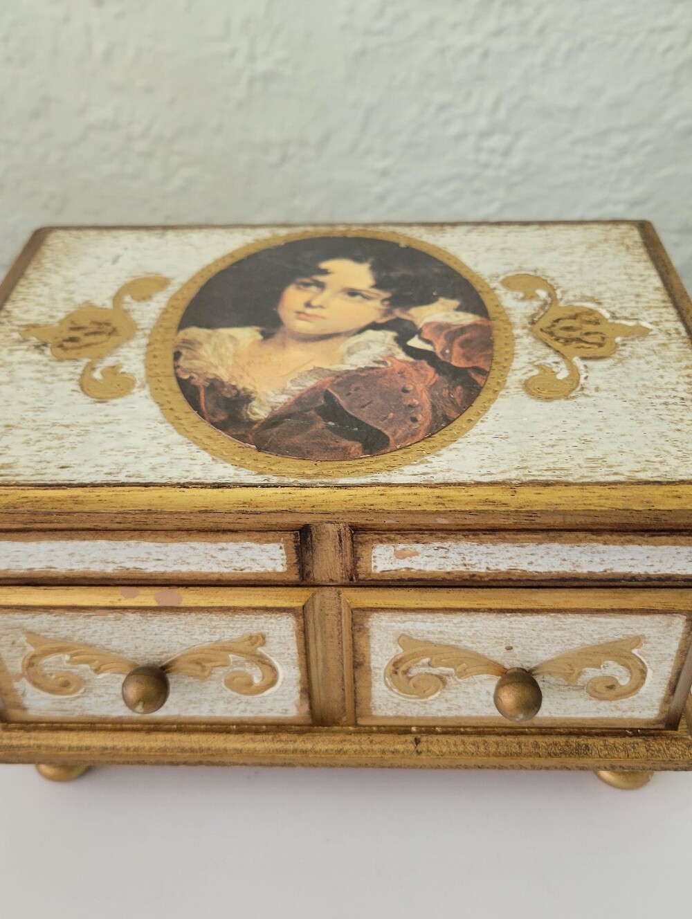 Vtg Jewelry Box Not Working Music Box Toyo Japan Gold  White Wooden Red Lining